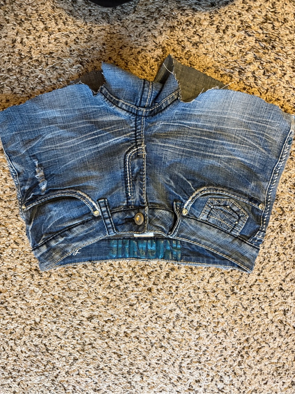 Hydraulic studded shorts